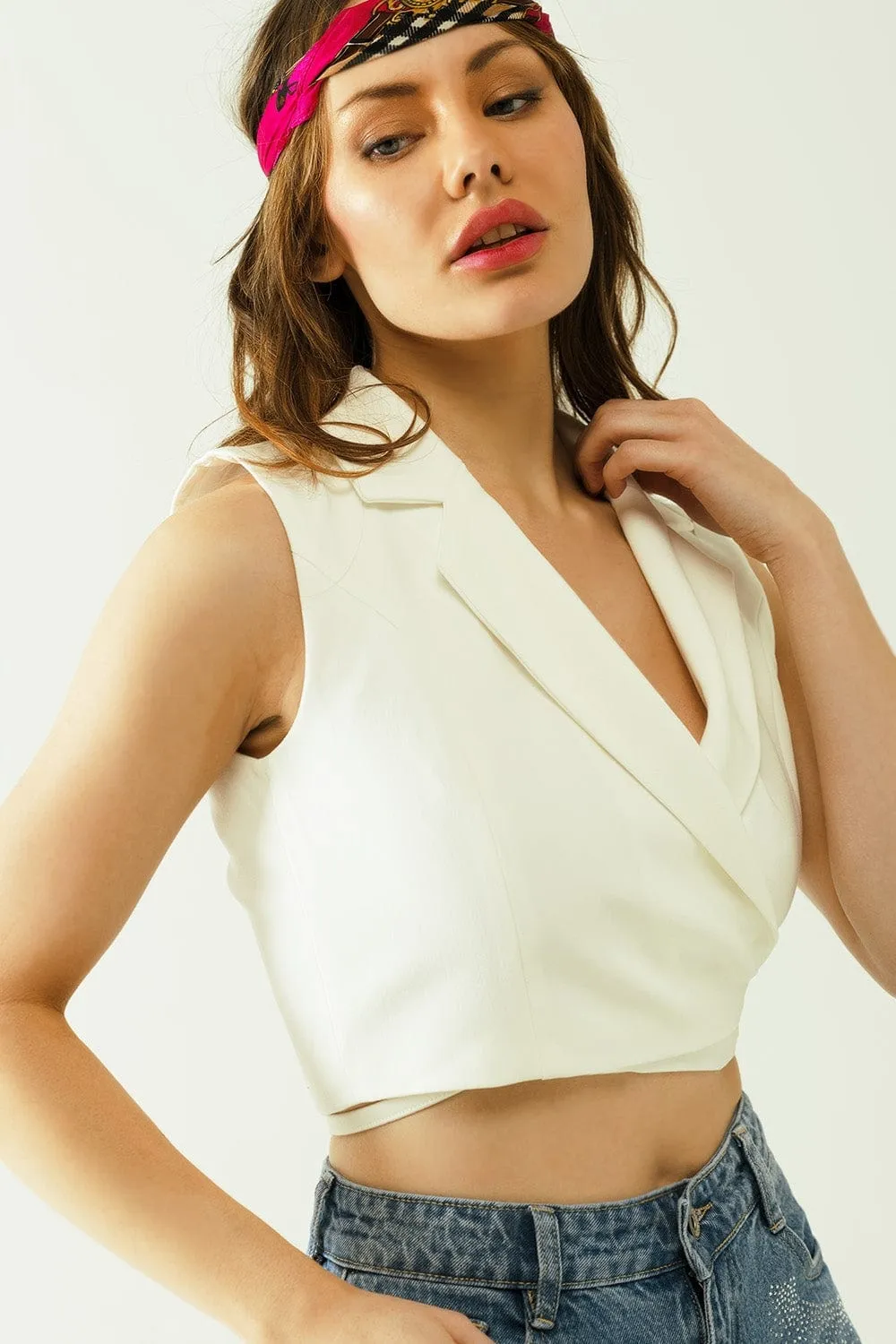 Cropped Wrapped Gilet With Notch Lapels In White